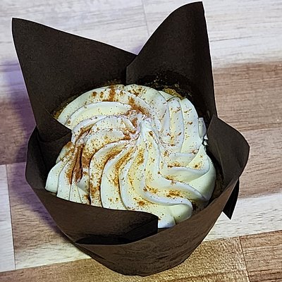 Cinnamon Roll Cheesecake 