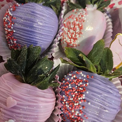 Chocolate covered strawberries 🍓 