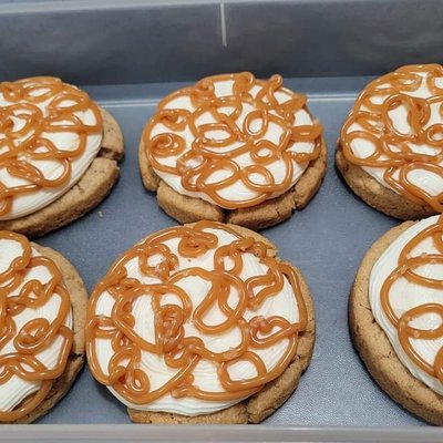 Salted Caramel Cheesecake Cookies