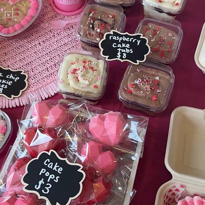 Valentines Raspberry Cake Tubs 