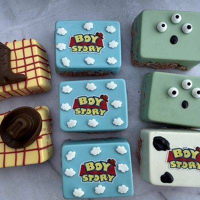 Homemade Rice  Crispy (12) Treats 