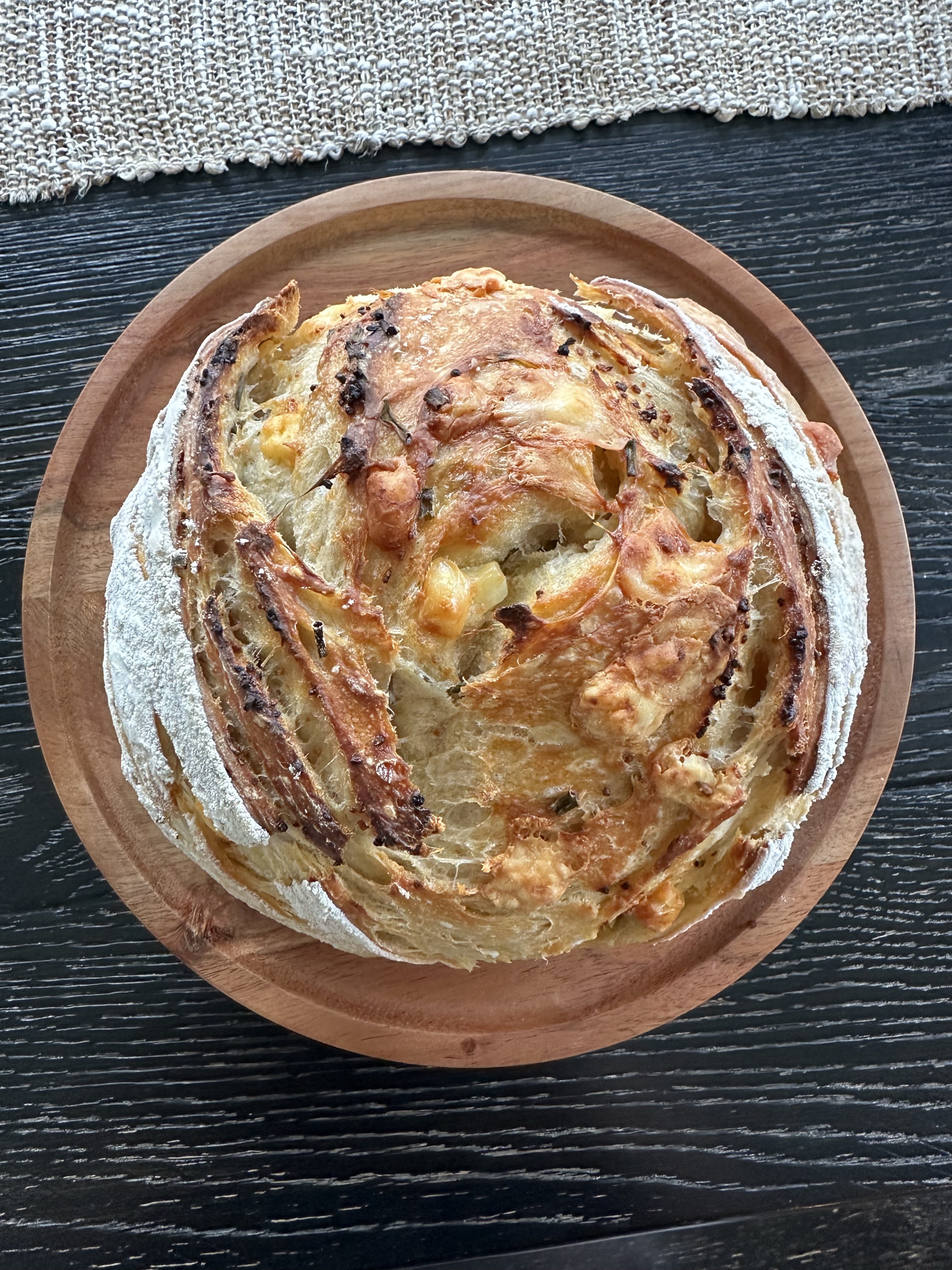 Garlic White Cheddar Chive Sourdough