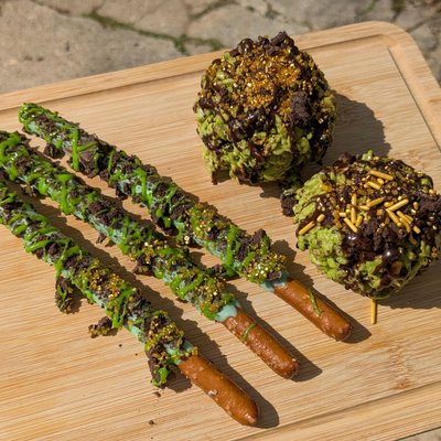 Gourmet Dipped Pretzels 