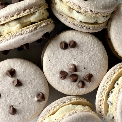 Cookie Dough Macaron - GF