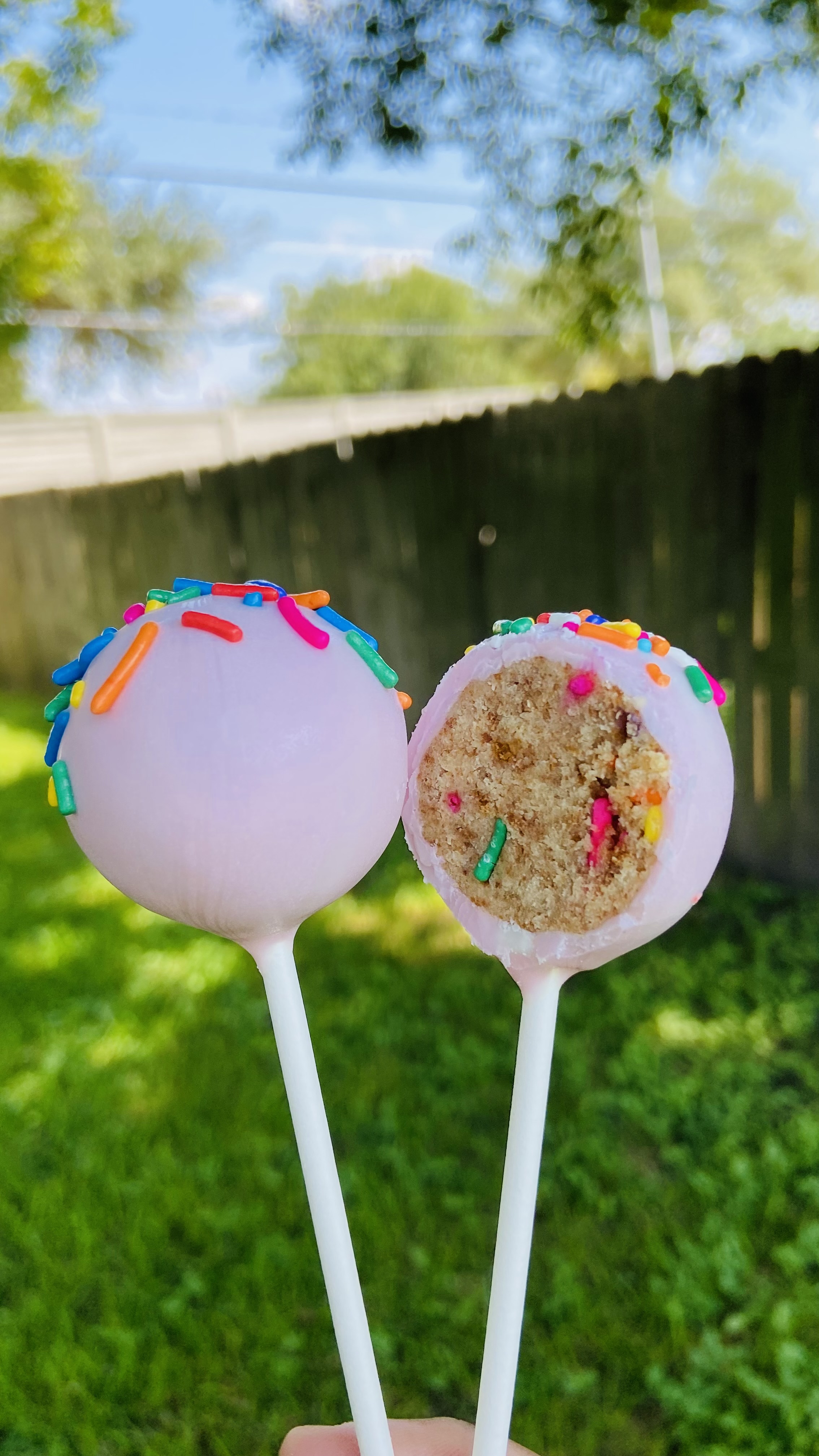 Custom Cake Pops