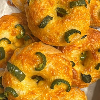 8ct Jalapeño & Cheddar Bagels