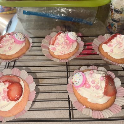 Strawberry 🍓 Rum Cupcakes 🧁 