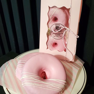 CUSTOM CAKE MINI DONUTS
