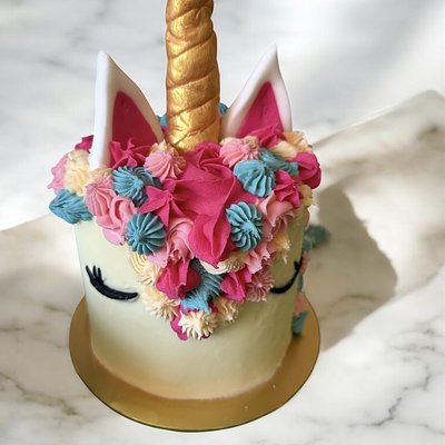 Unicorn Buttercream Cake 