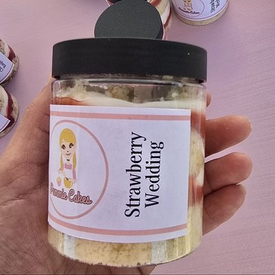 Strawberry Wedding Cake Jar