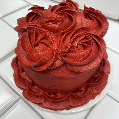 Mini Round Rosebud Chocolate Cake