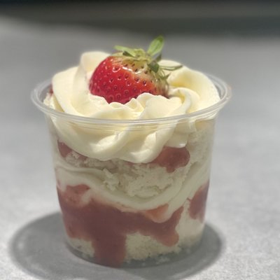 Strawberry Shortcake Cups (5 oz)
