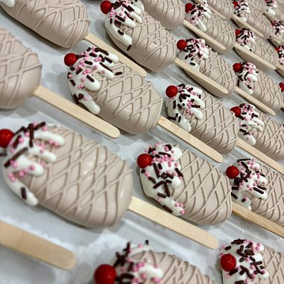 Cakesicles 