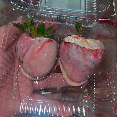 Candy Strawberries (4 Per Order)