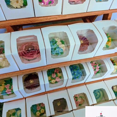 Individually Boxed Blooming Cupcakes (regular size)