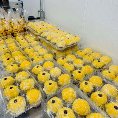 6 Pcs Creamcheese Ensaymada (Cheese, Ube Or Mix)