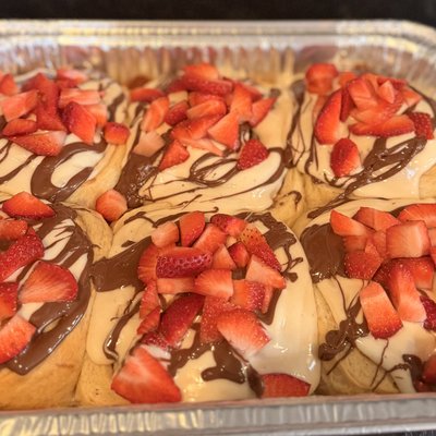1 Dozen Nutella Strawberry Rolls (new)