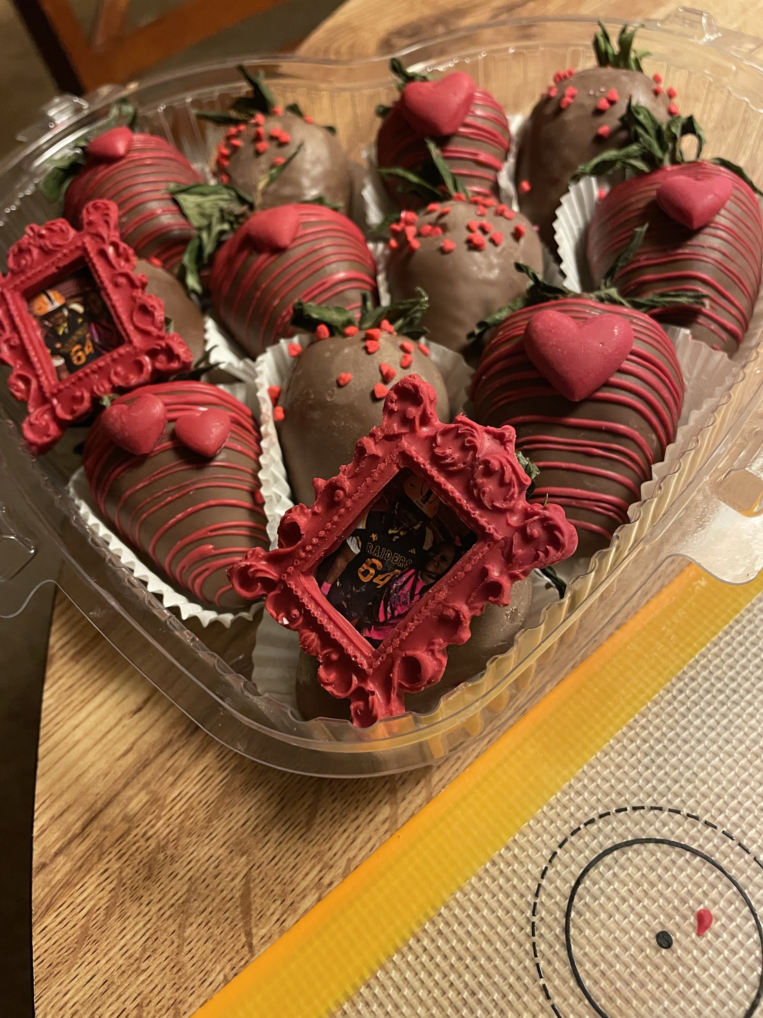 V-Day Strawberries 1 DOZEN (12ct)