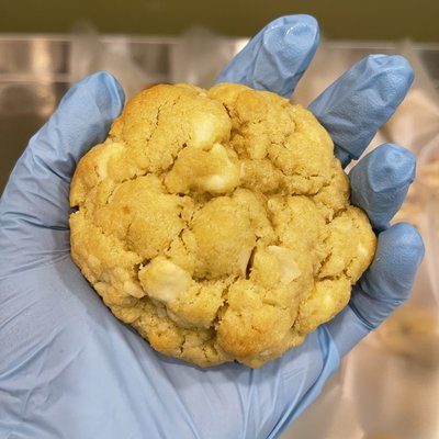 Coconut White Chocolate Chip Cookies (1/2 Dozen)