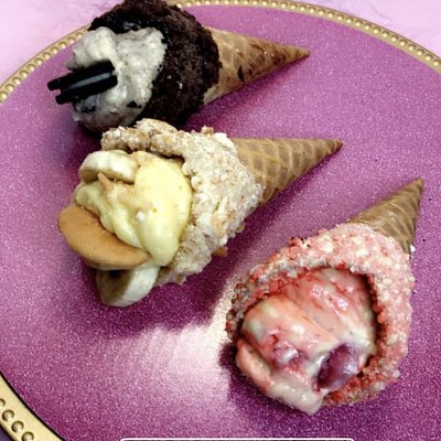 Cheesecake Stuffed Cones