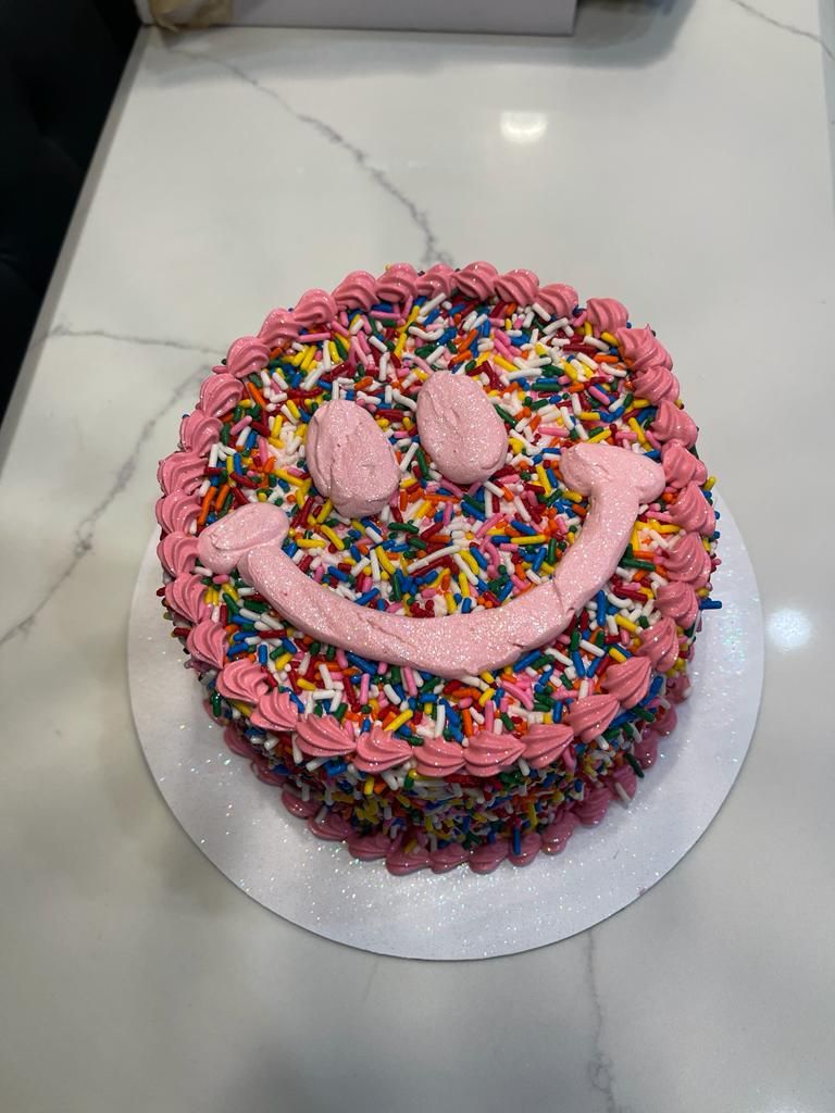 6" Round Cake (10 Servings) 