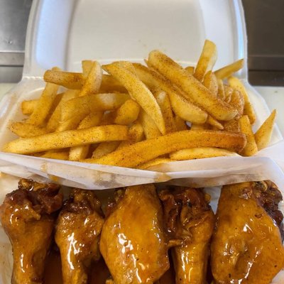 4 Wings And Fries 