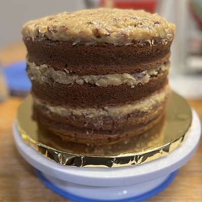 German Chocolate Cake With Coconut Pecan Frosting/Filling