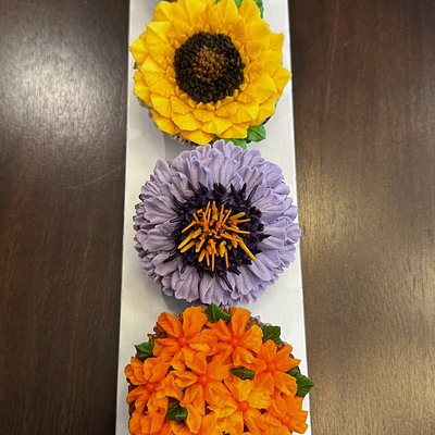 Spring Flowers Cupcakes