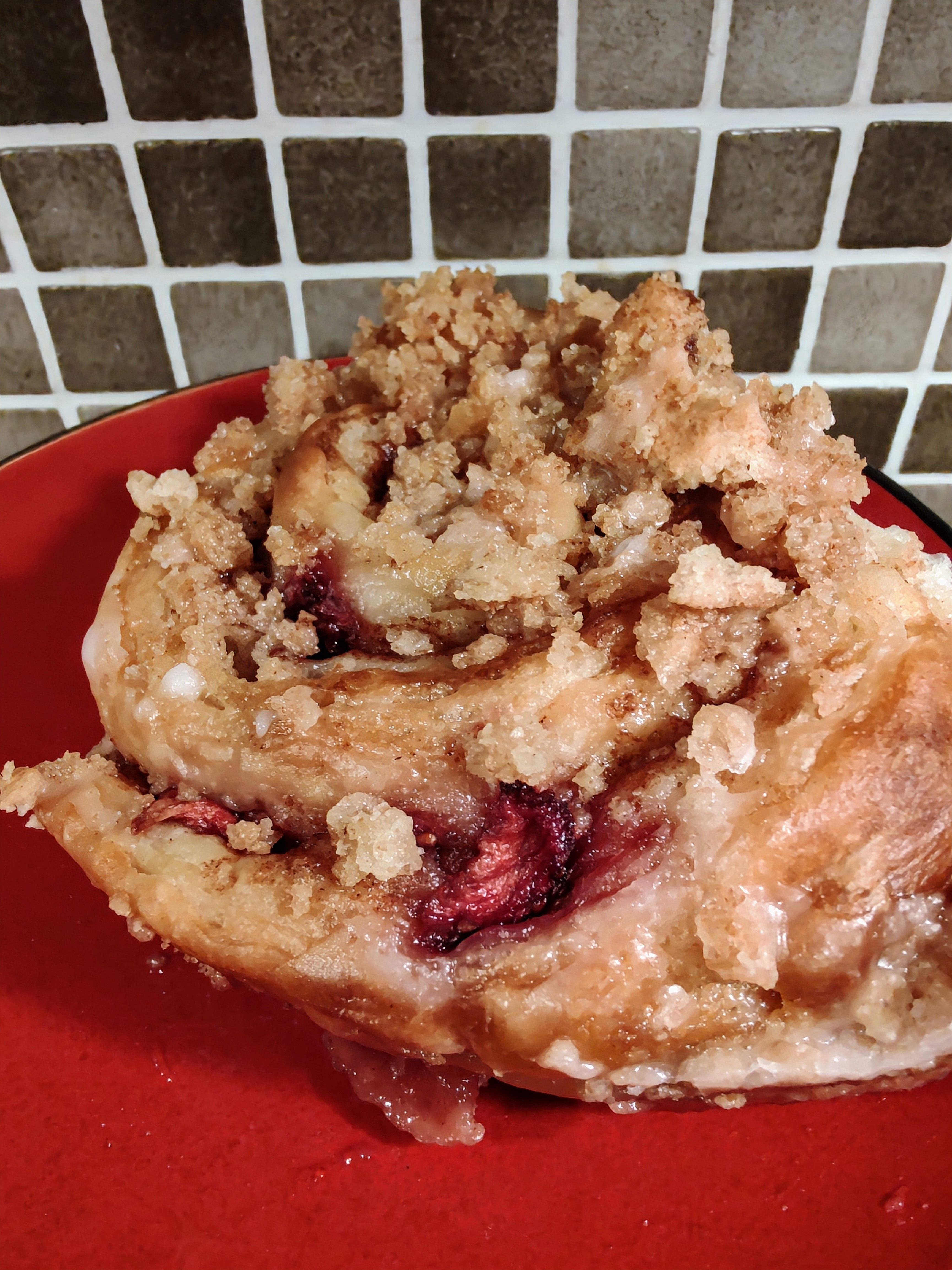  🍓 Strawberry  Crunch Sourdough Cinnamon Rolls 4 - pack