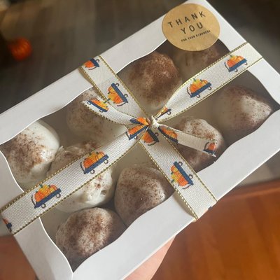 Pumpkin Spice Cake Truffles 