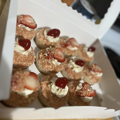 Strawberry shortcake crunch