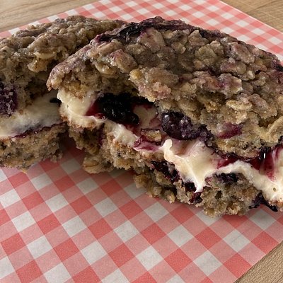 Blueberry Cheesecake Oatmeal Cream Pies