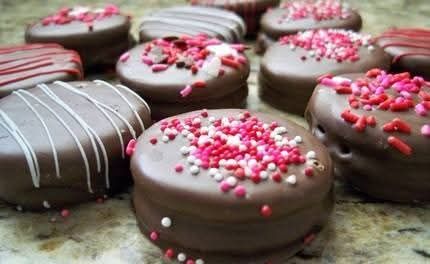 Chocolate Covered Oreos 😋 