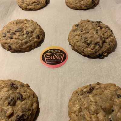 Oatmeal Choco-Raisin Cookie