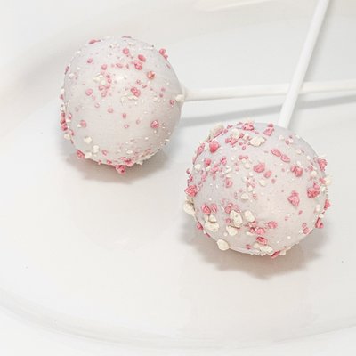 Strawberry Cake Pops