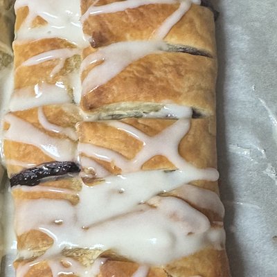 BlackBerry Cream Cheese Strudel 