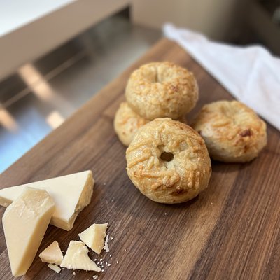 Sourdough Asiago Parmesan Bagels (4 Pack)