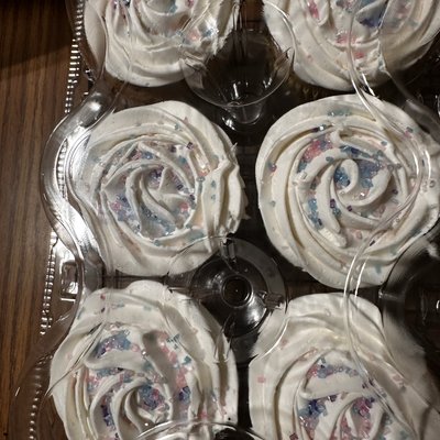 Vanilla Cupcakes 6 Pack