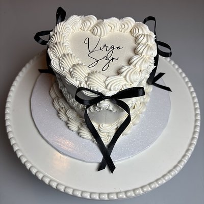 Vintage Heart Cake 