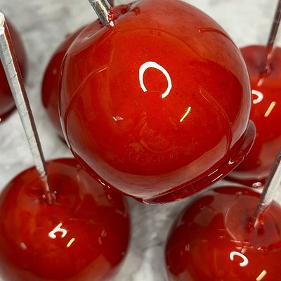 Regular Candy Apples ( Qty 12 )