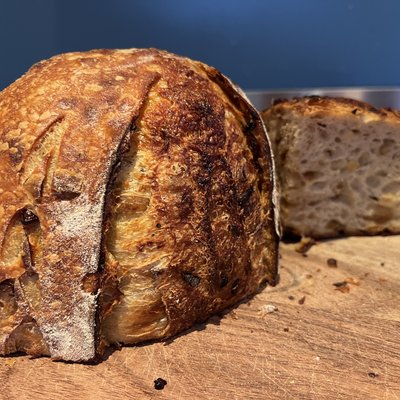 Caramelised Onion, Mature Cheddar & Black Pepper Sourdough 980g