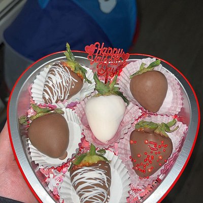 6 Ct - Chocolate Covered Strawberries 