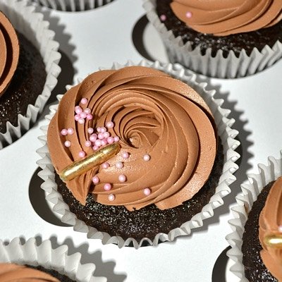 Basic Cupcakes (12)