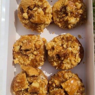 Banana Pudding Crunch Donuts 🍩  ( 6 Count)
