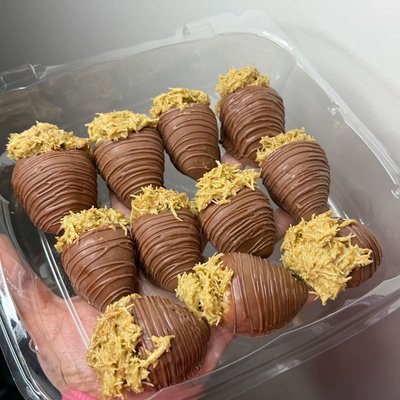 24 count pistachio strawberries 