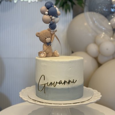 Custom Cakes 
