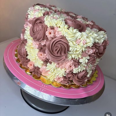 8 Inch Round And heart cakes!