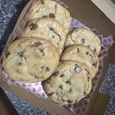 Chocolate Chip Cookies (12)