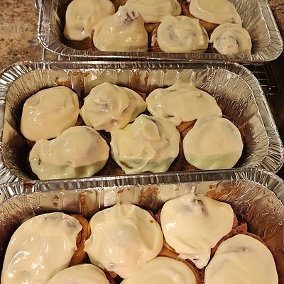 The 'big 6' Cinnamon Rolls