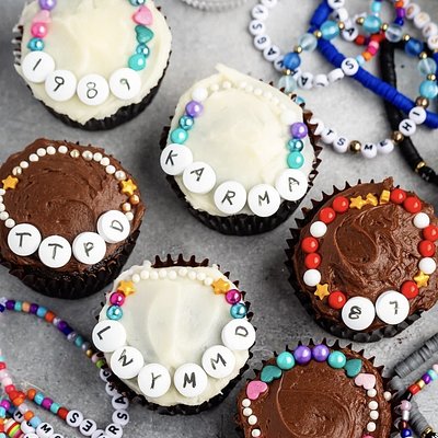 Taylor Swift Friend Bracelet Cupcakes And Cookies